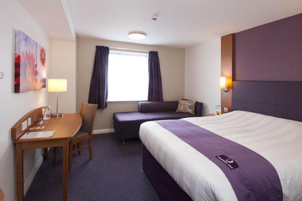 Premier Inn Glasgow Airport ペイズリー 部屋 写真