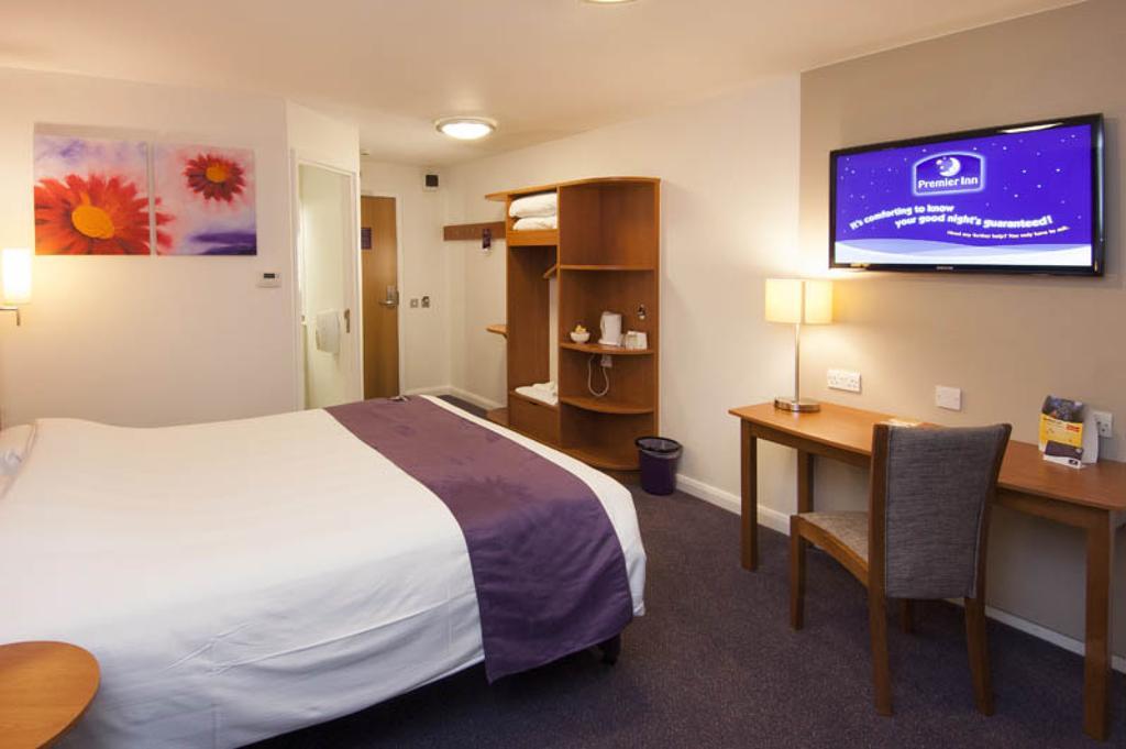 Premier Inn Glasgow Airport ペイズリー エクステリア 写真