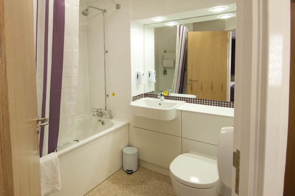 Premier Inn Glasgow Airport ペイズリー エクステリア 写真