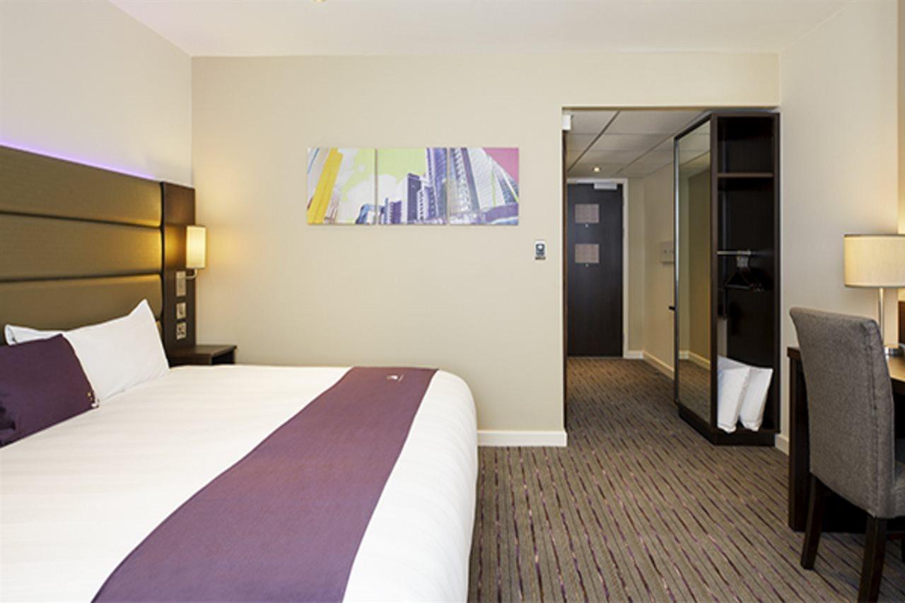 Premier Inn Glasgow Airport ペイズリー エクステリア 写真