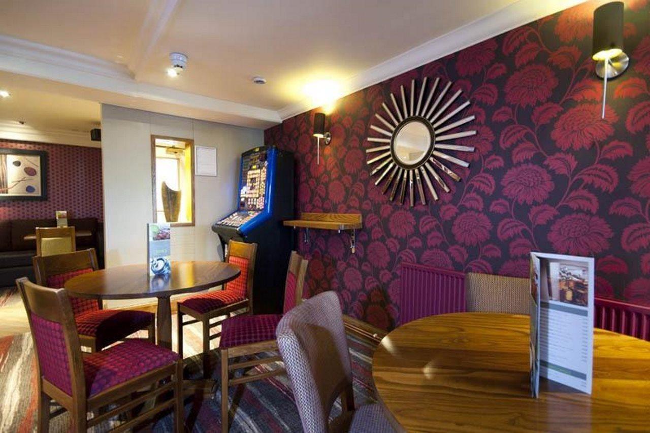 Premier Inn Glasgow Airport ペイズリー エクステリア 写真